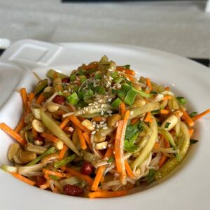 a8-salat-zolotye-niti-so-svezhim-ogurczom