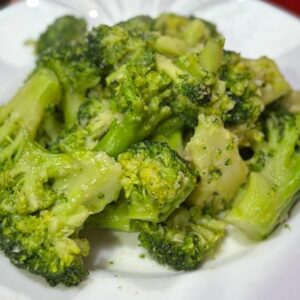 d8-kapusta-brokkoli-s-chesnokom